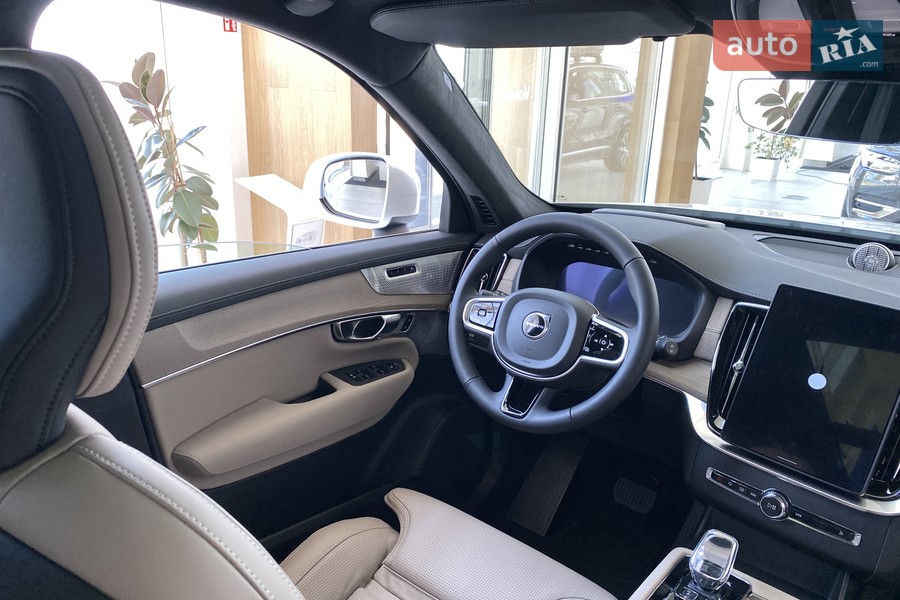 Volvo XC90 - фото 20