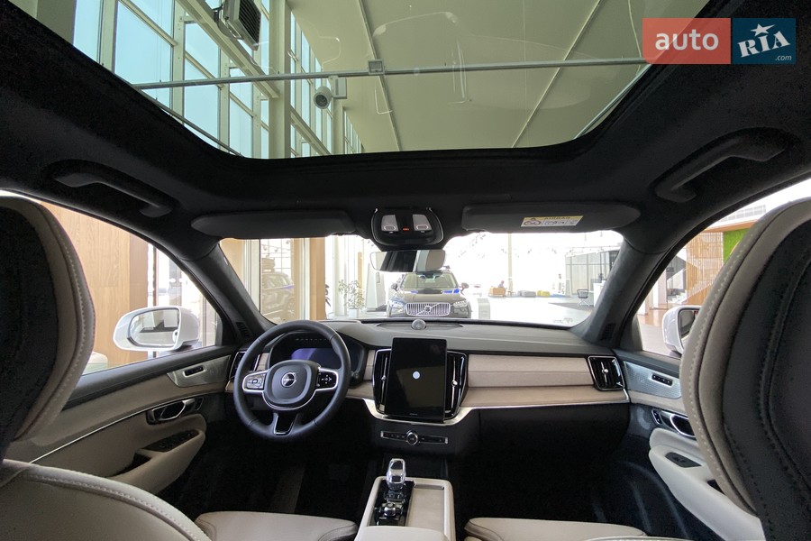 Volvo XC90 - фото 21