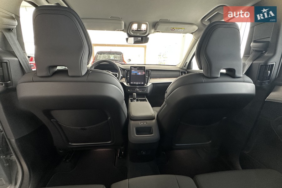 Volvo XC90 - фото 18