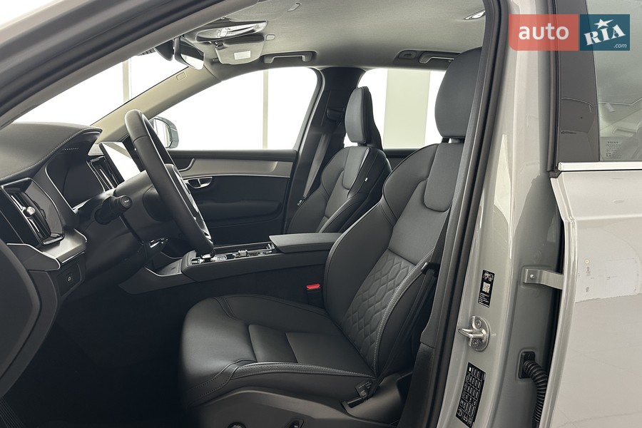 Volvo XC90 - фото 14