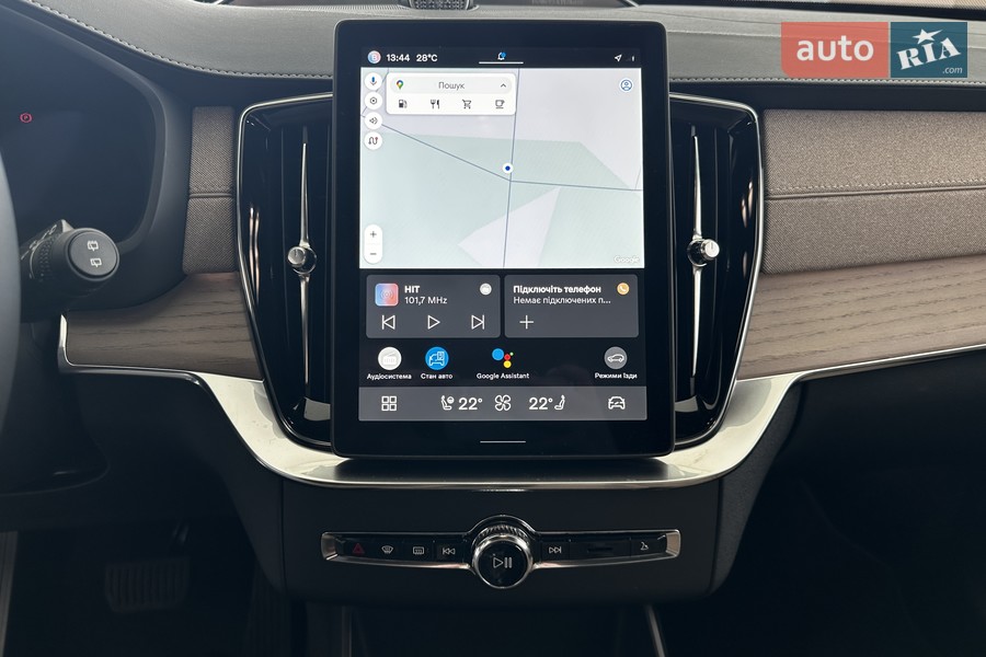 Volvo XC90 - фото 19