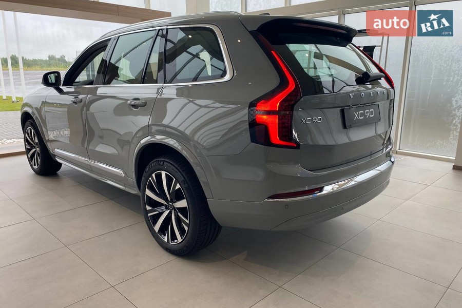 Volvo XC90 - фото 8