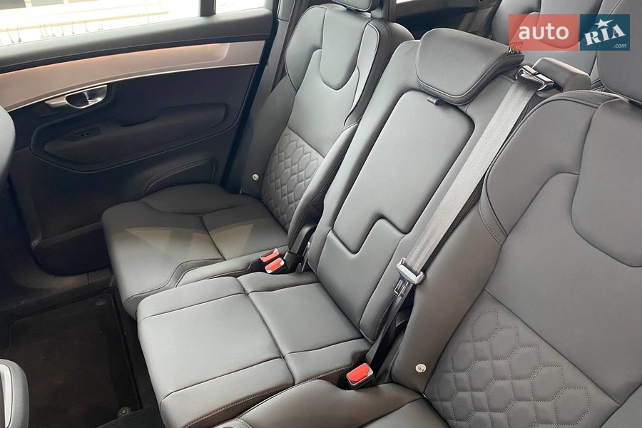 Volvo XC90 - фото 12