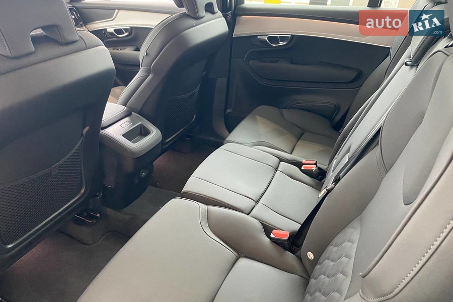 Volvo XC90 - фото 13