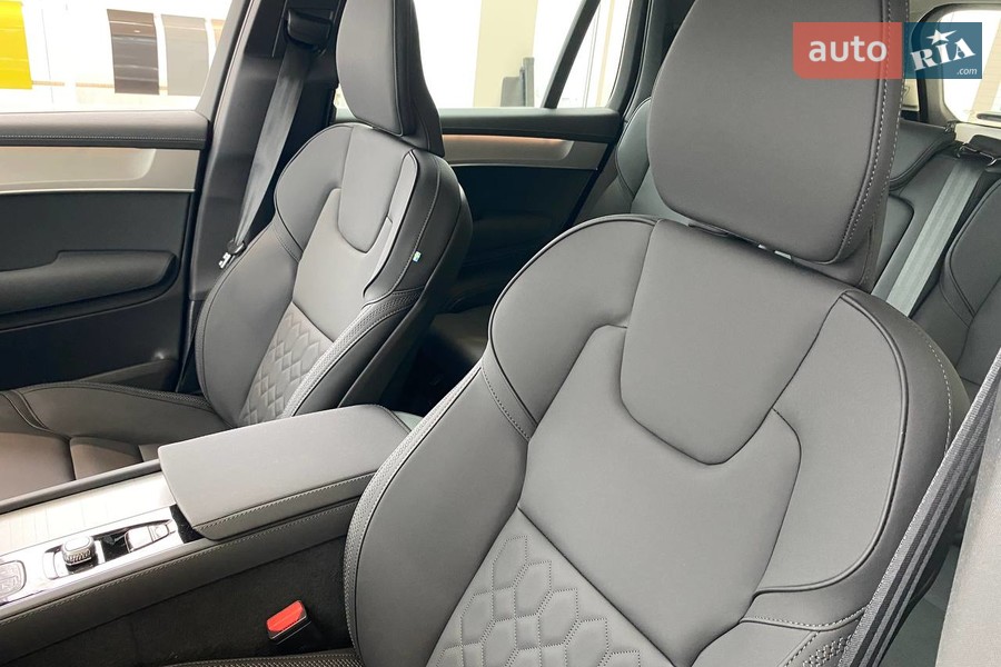 Volvo XC90 - фото 18