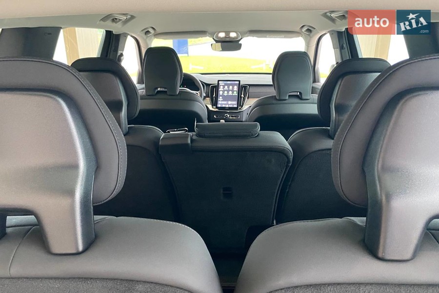 Volvo XC90 - фото 24