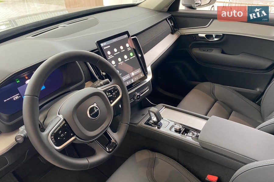 Volvo XC90 - фото 17