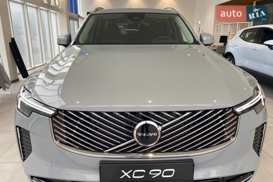 Volvo XC90 - фото 7