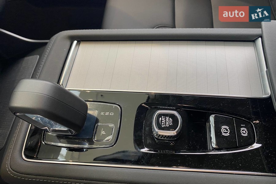 Volvo XC90 - фото 15