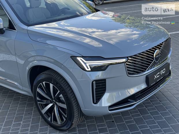 Volvo XC90 2025