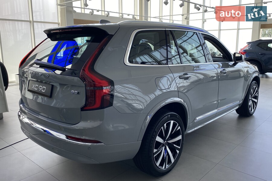 Volvo XC90 - фото 6