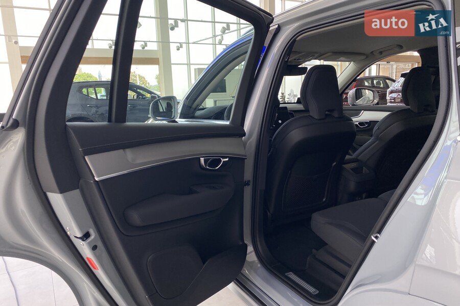 Volvo XC90 - фото 14