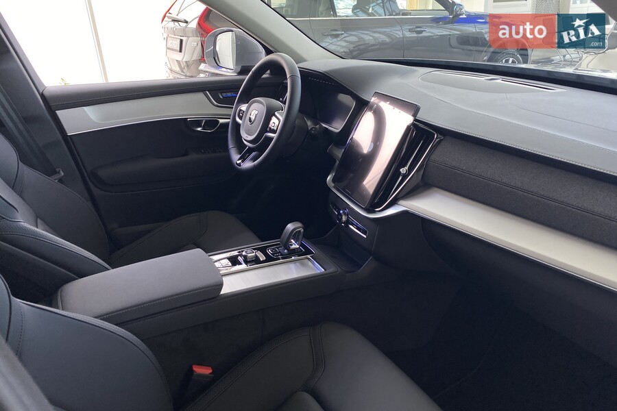 Volvo XC90 - фото 12