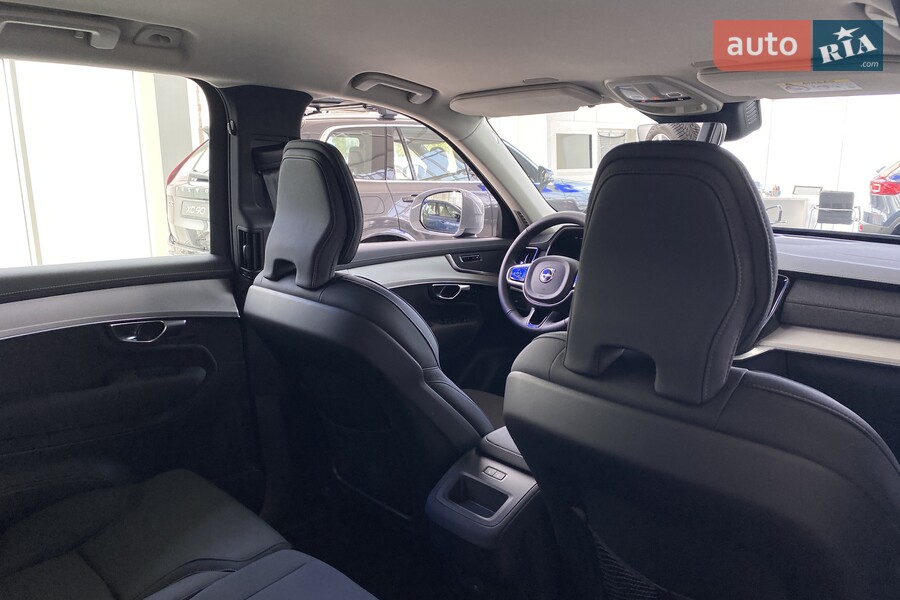 Volvo XC90 - фото 13