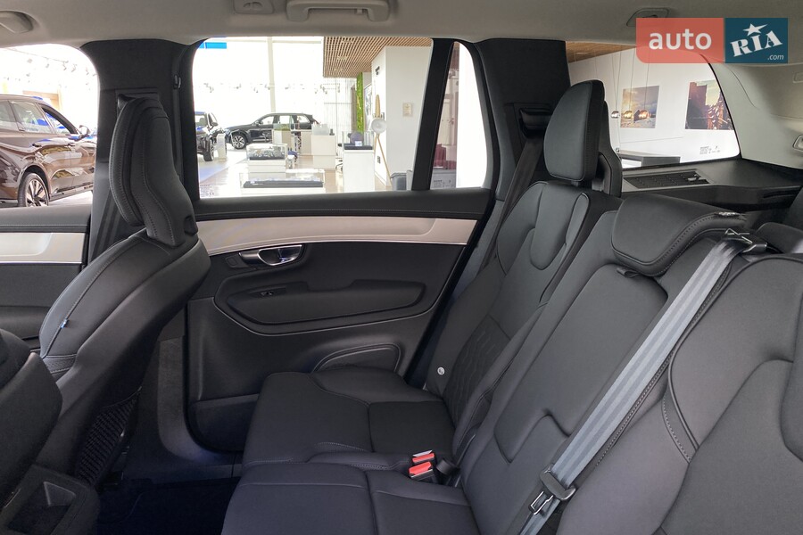 Volvo XC90 - фото 16