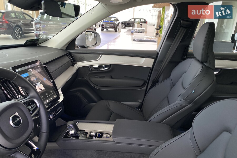 Volvo XC90 - фото 19