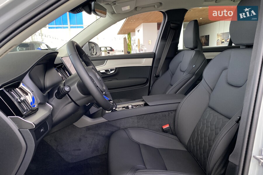 Volvo XC90 - фото 18