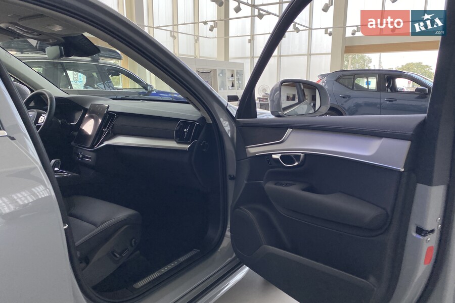 Volvo XC90 - фото 20