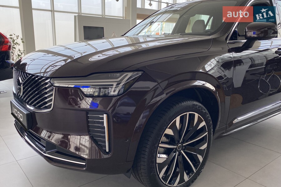 Volvo XC90 - фото 10