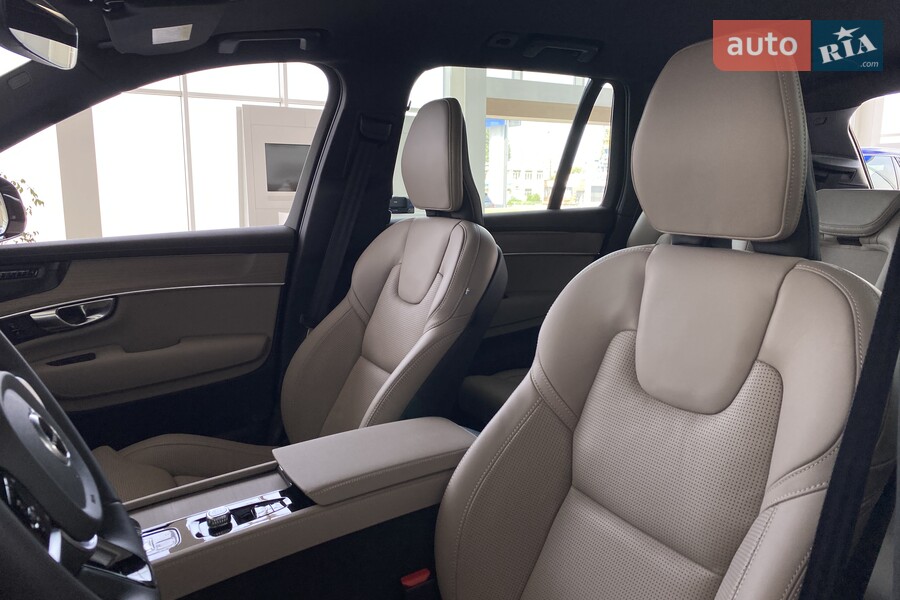 Volvo XC90 - фото 21