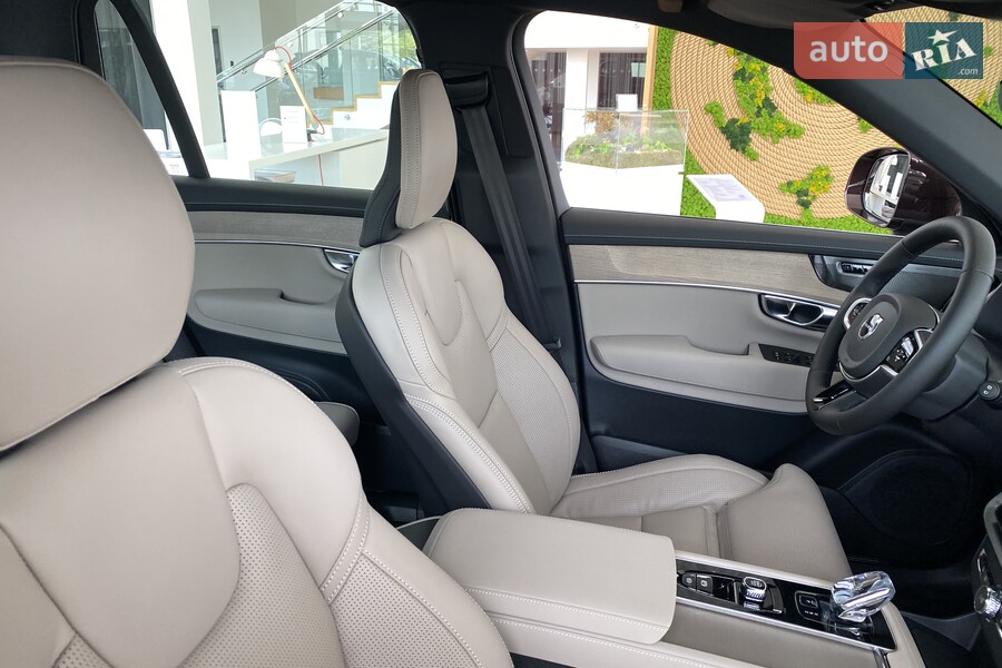 Volvo XC90 - фото 14