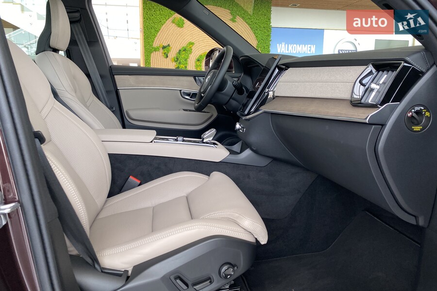 Volvo XC90 - фото 15