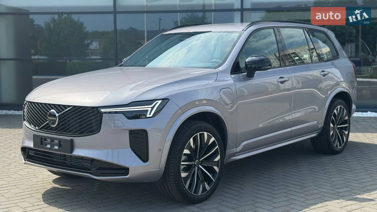Volvo XC90 Plus Dark