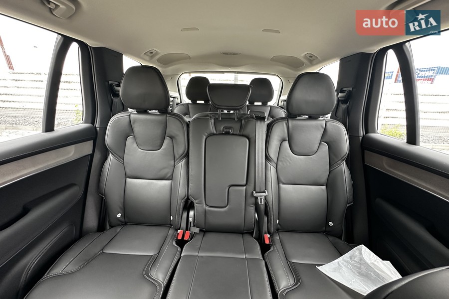 Volvo XC90 - фото 13