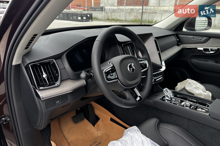 Volvo XC90 - фото 9