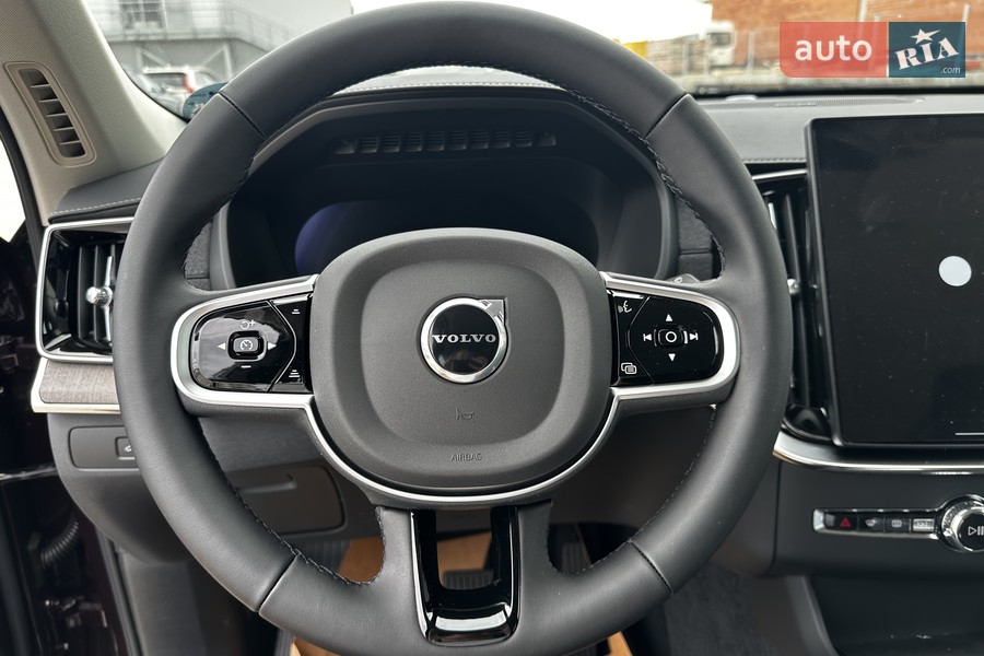 Volvo XC90 - фото 10