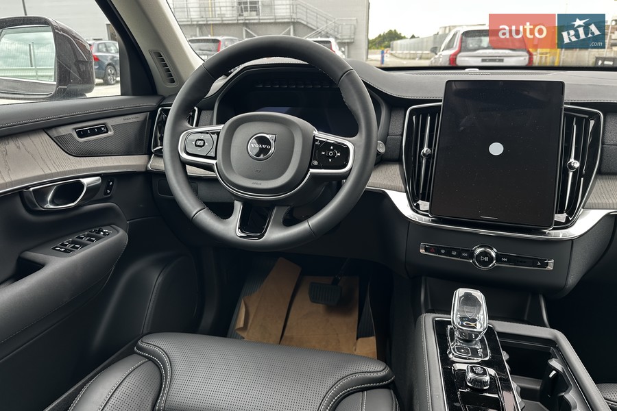 Volvo XC90 - фото 18