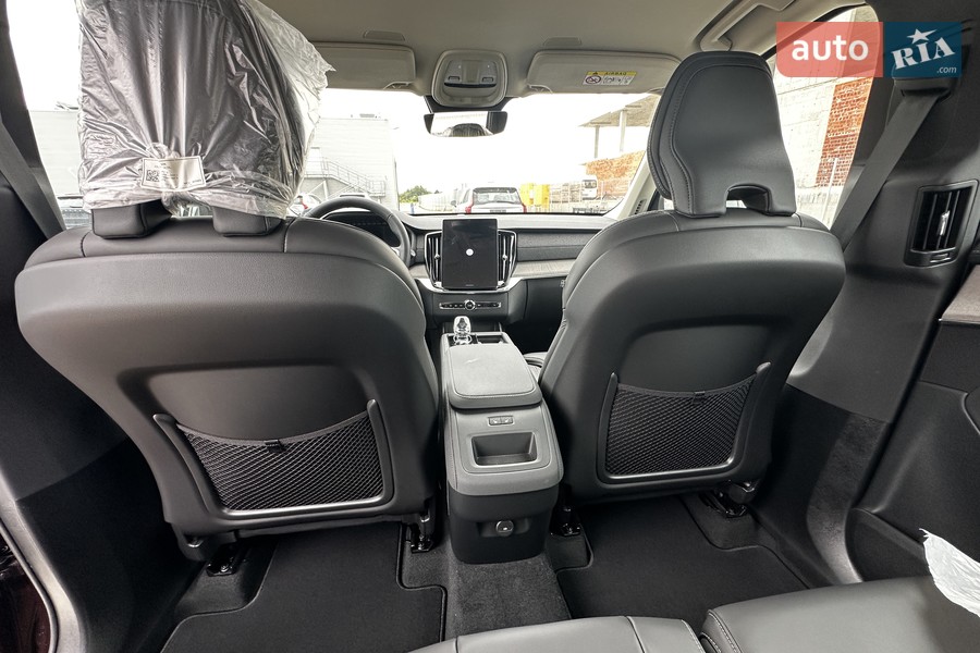 Volvo XC90 - фото 16
