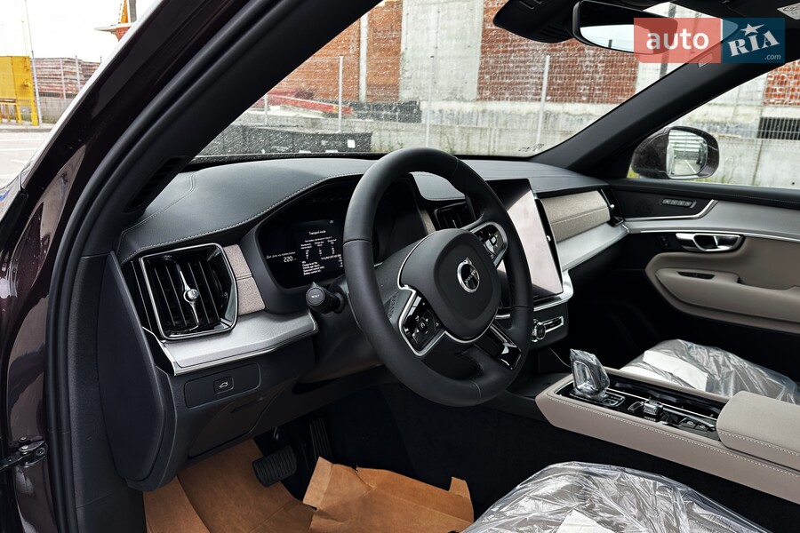 Volvo XC90 - фото 11