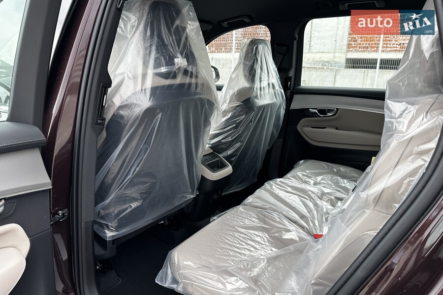 Volvo XC90 - фото 17