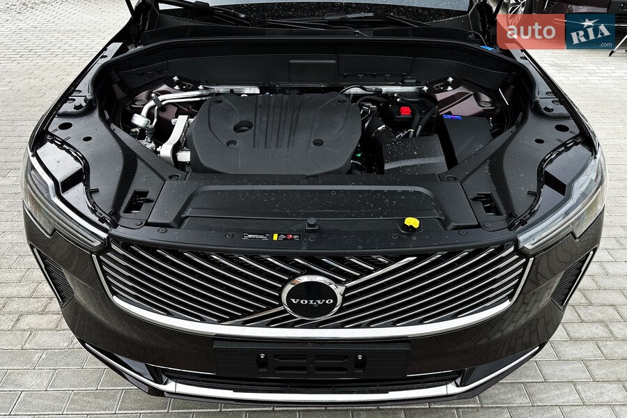Volvo XC90 - фото 19