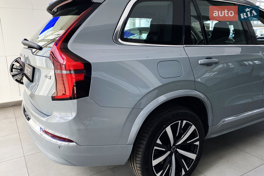 Volvo XC90 - фото 10