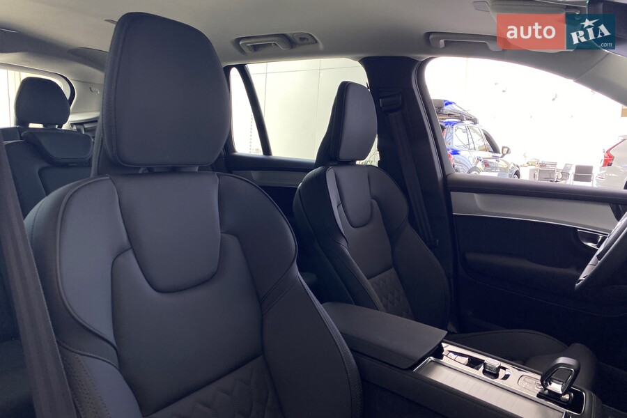 Volvo XC90 - фото 13