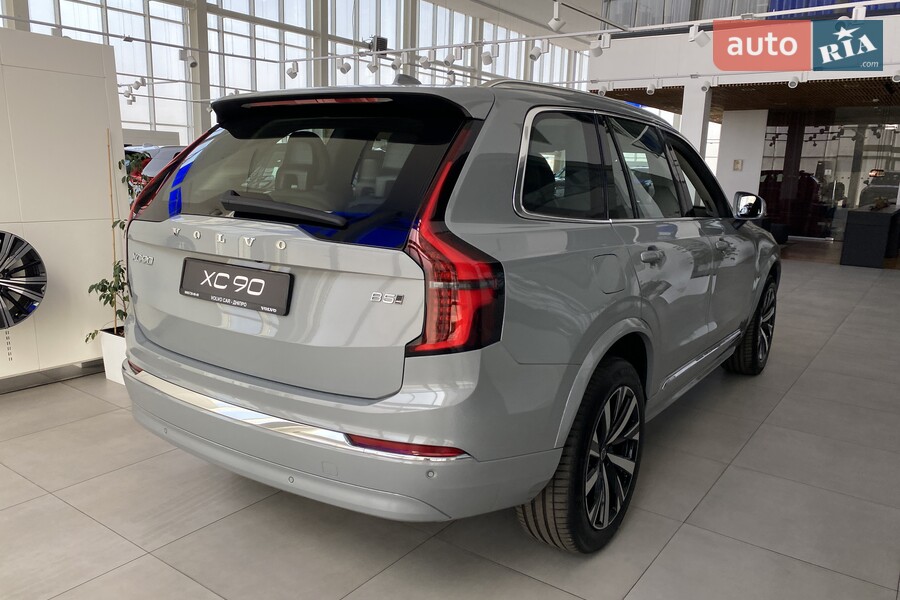 Volvo XC90 - фото 7