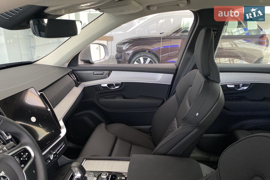 Volvo XC90 - фото 22