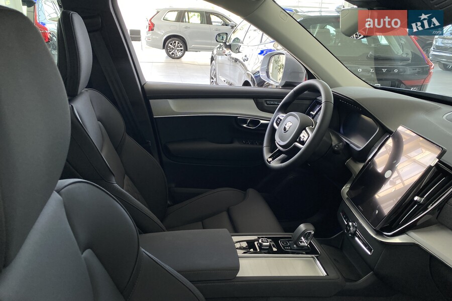 Volvo XC90 - фото 12