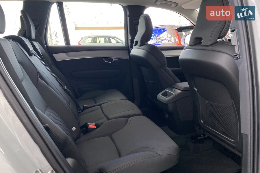 Volvo XC90 - фото 14