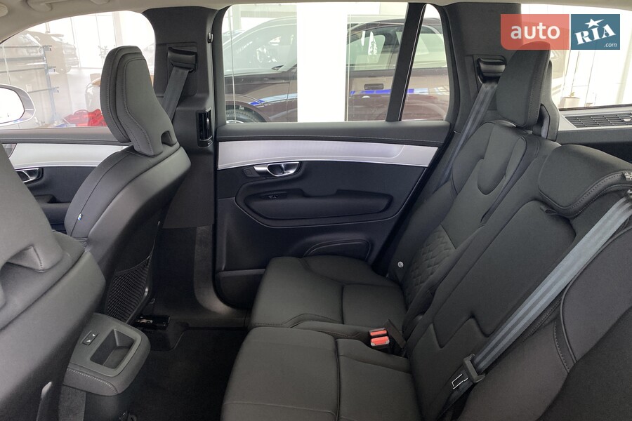 Volvo XC90 - фото 19