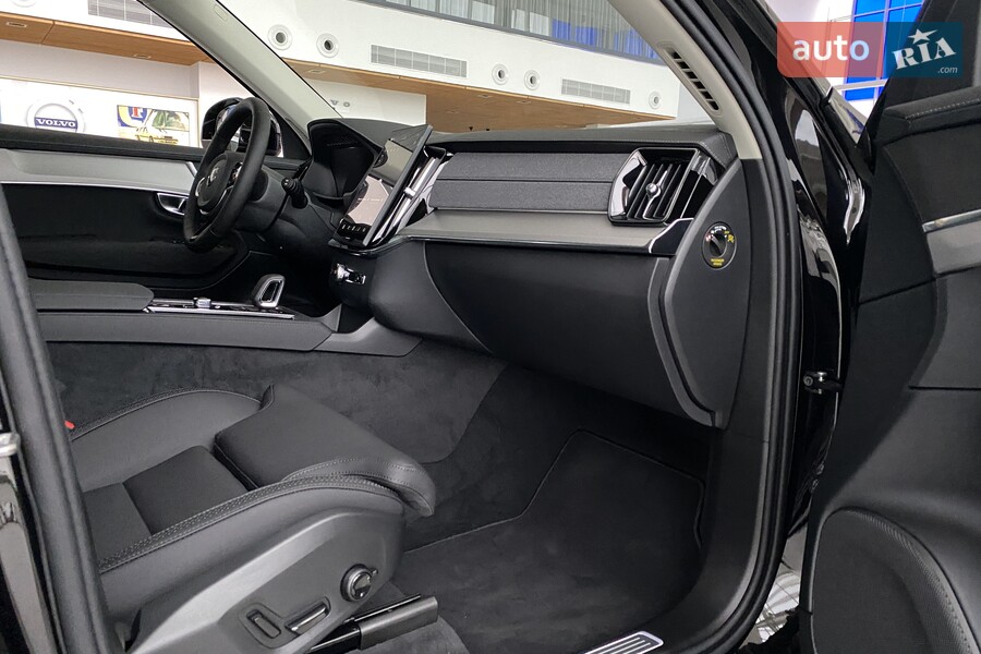 Volvo XC90 - фото 15