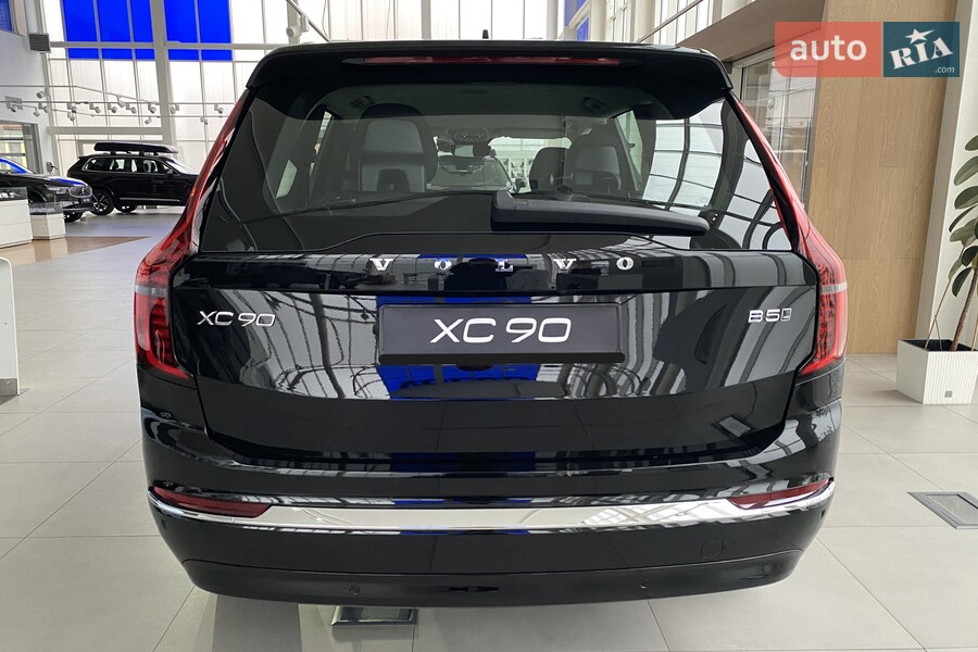 Volvo XC90 - фото 8