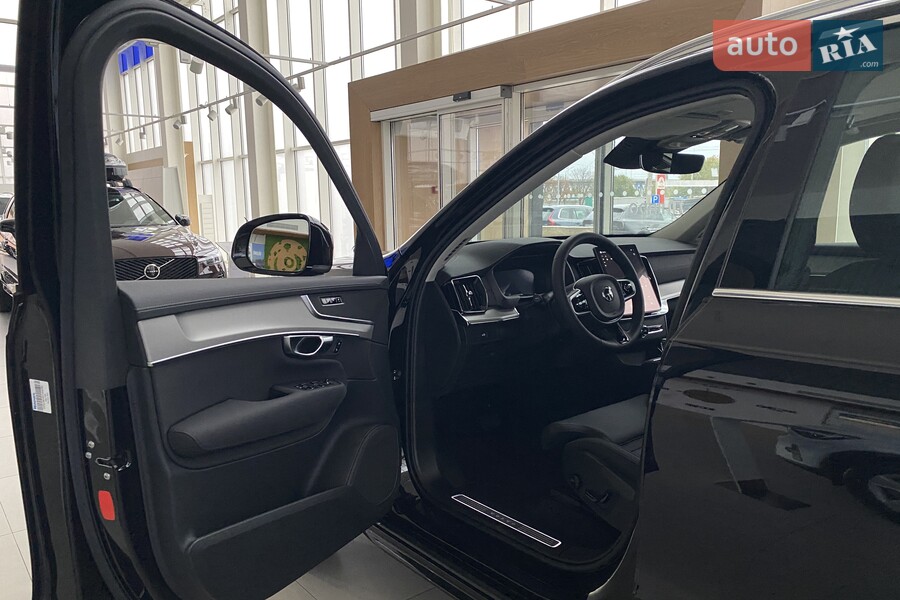 Volvo XC90 - фото 11