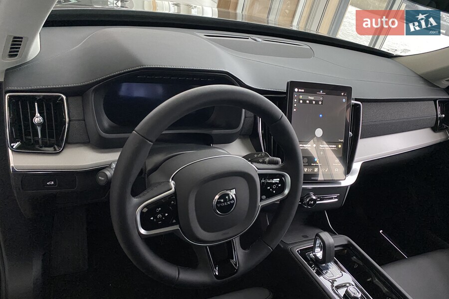 Volvo XC90 - фото 12