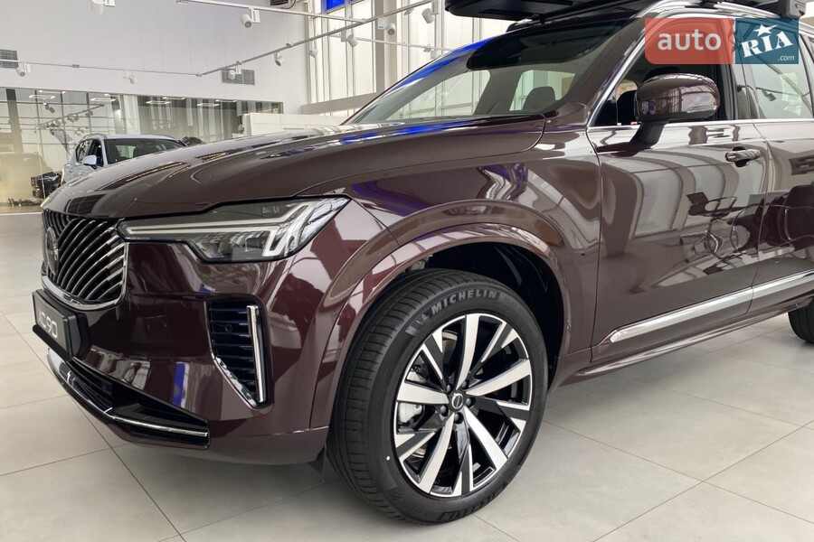 Volvo XC90 - фото 1