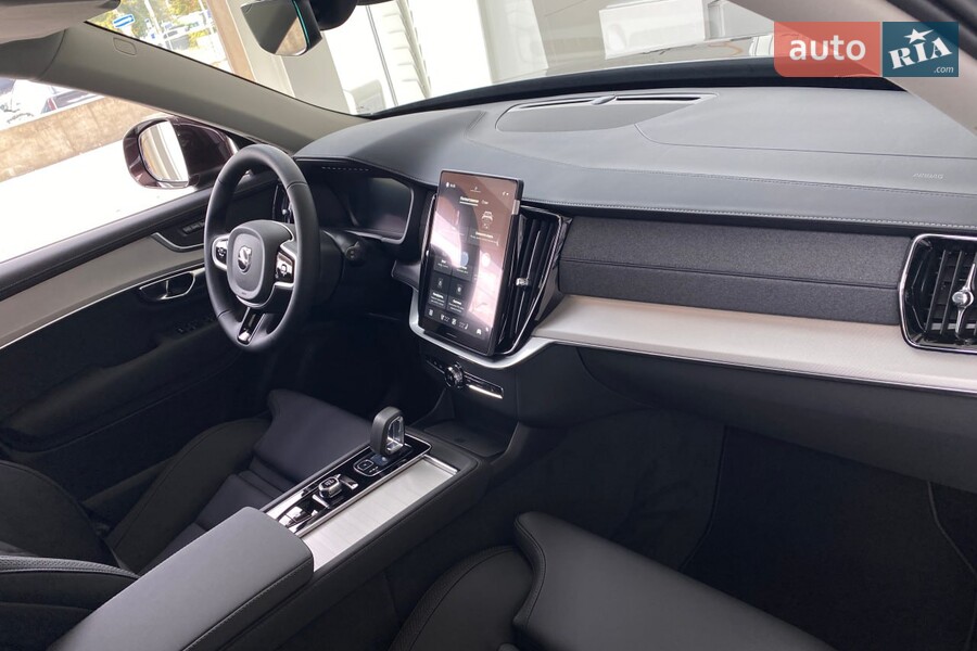 Volvo XC90 - фото 13