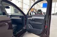 Volvo XC90 - фото 12