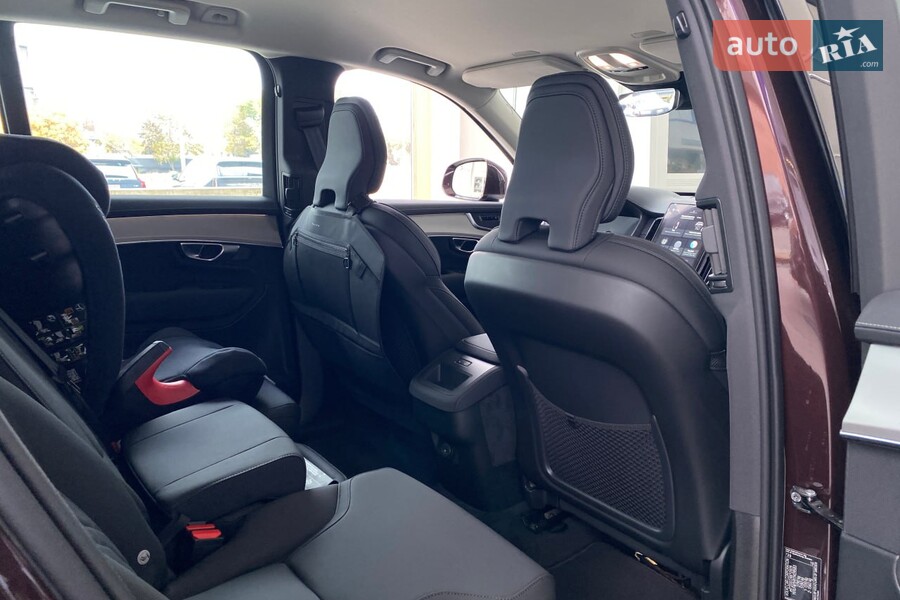 Volvo XC90 - фото 14